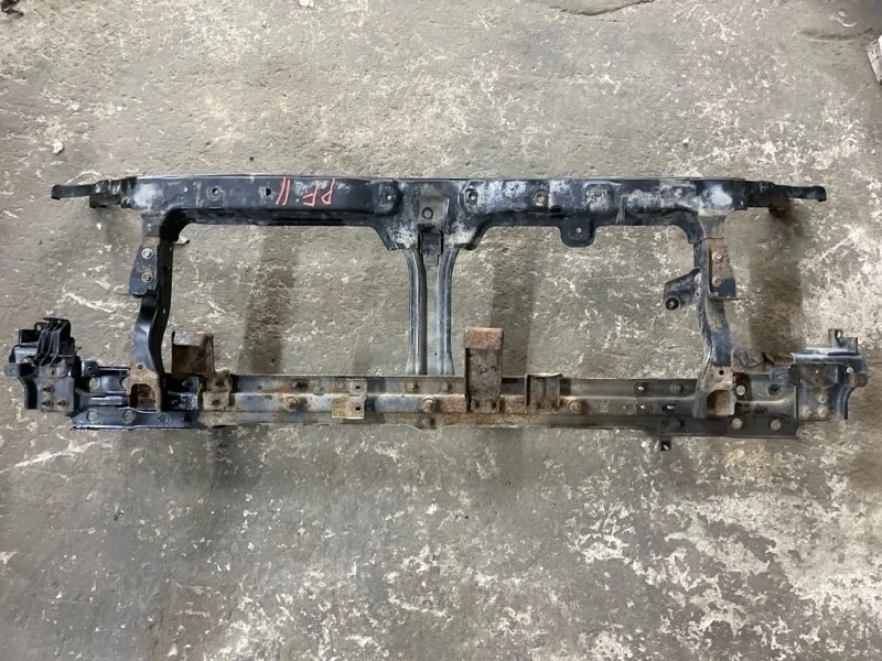 Передняя панель крепления облицовки (телевизор) Nissan Pathfinder (R51M) 2004-2013 2007 F25005X0MA 2.5 D YD25DDTI