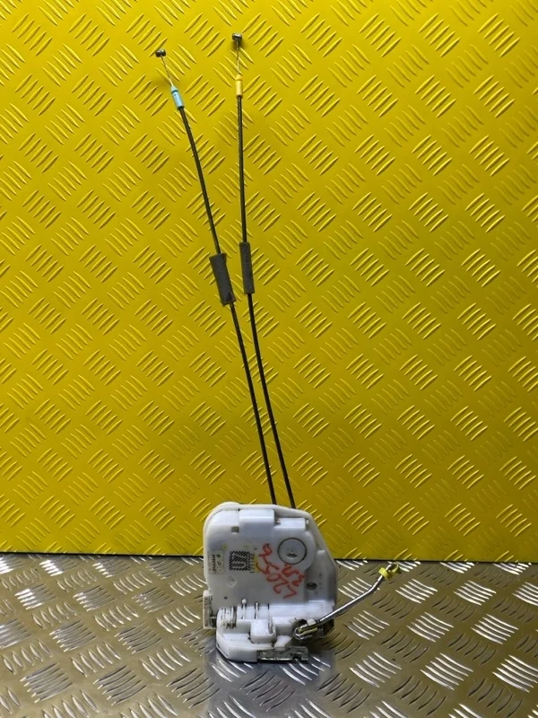 Замок двери задней левой Mitsubishi L200 (2015-2022) 2017 5745A425 ПИКАП 2.4 D 4N15