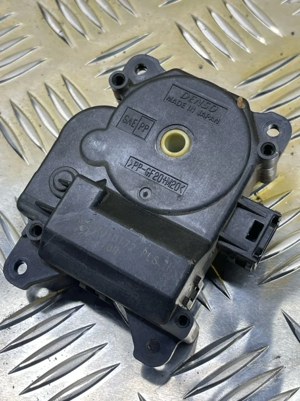 Моторчик печки Toyota Land Cruiser Prado 150 (2009-2023) 2014 0638000172 3.0 D 1KDFTV