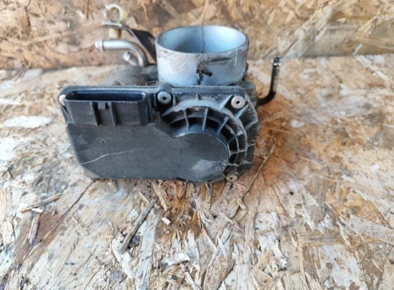 Дроссельная заслонка Toyota RAV4 2003