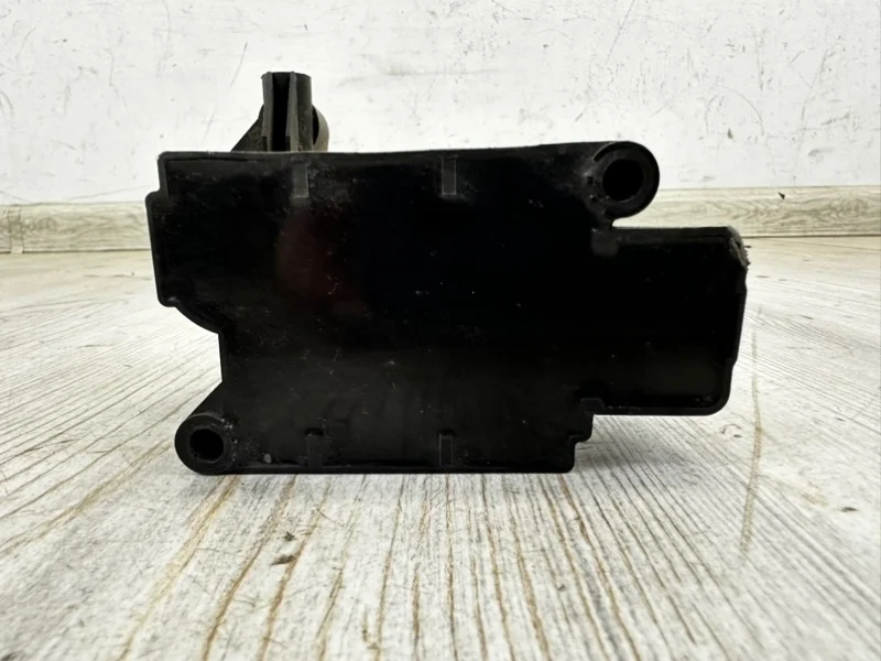 Блок клапанов пневмоподвески Audi Q7 2015- 4M