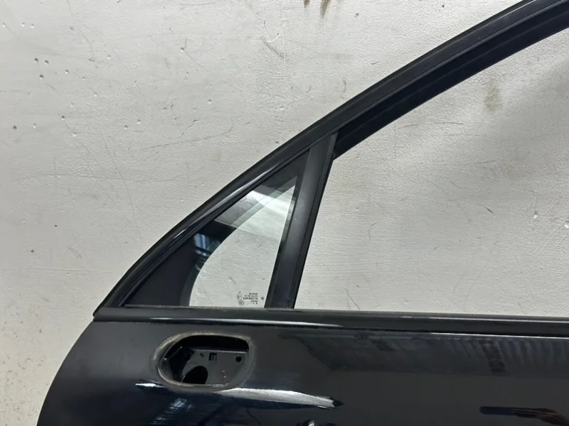 Неподвижное стекло двери Porsche Cayenne GTS 2015 958 (92A)