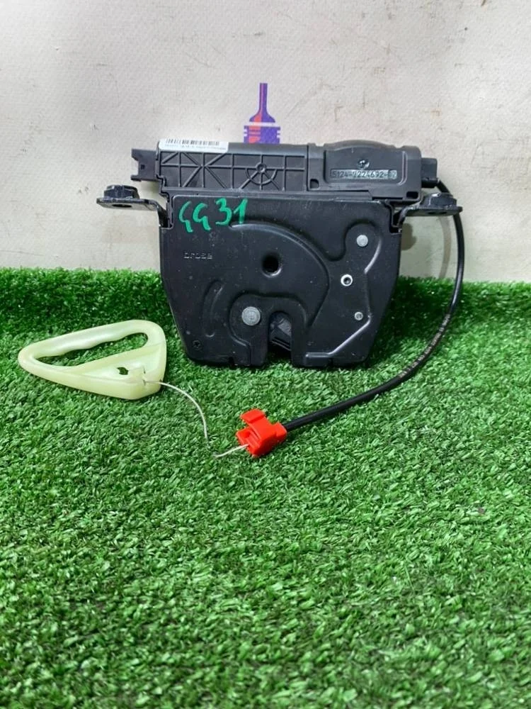 Замок багажника BMW F30