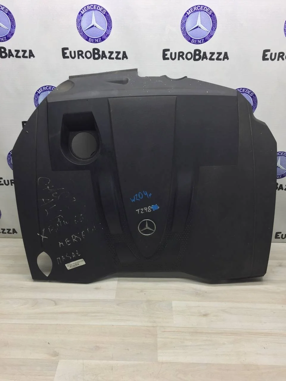 Декоративная крышка двигателя Mercedes W204