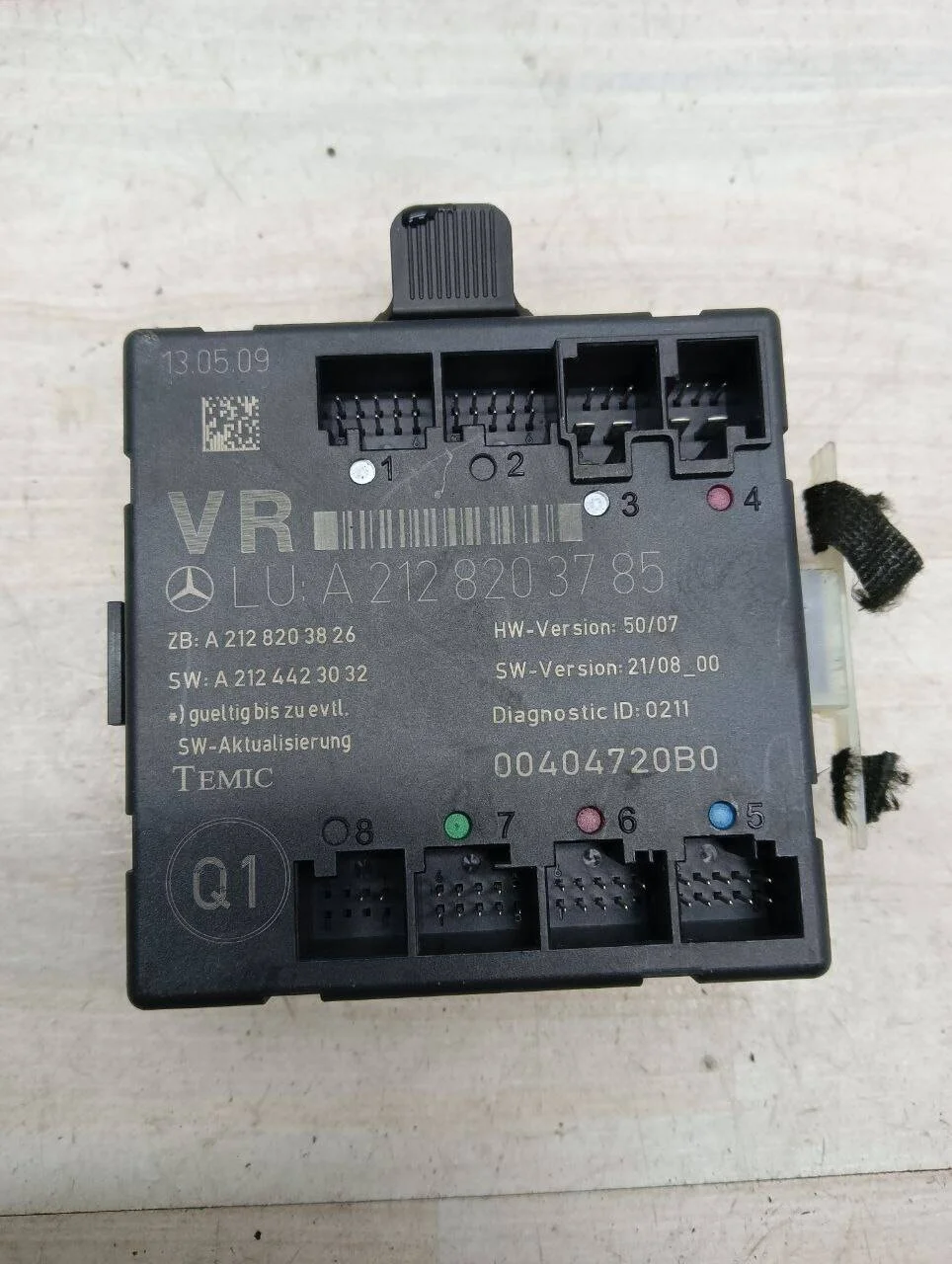 Блок управления двери передний Mercedes W204