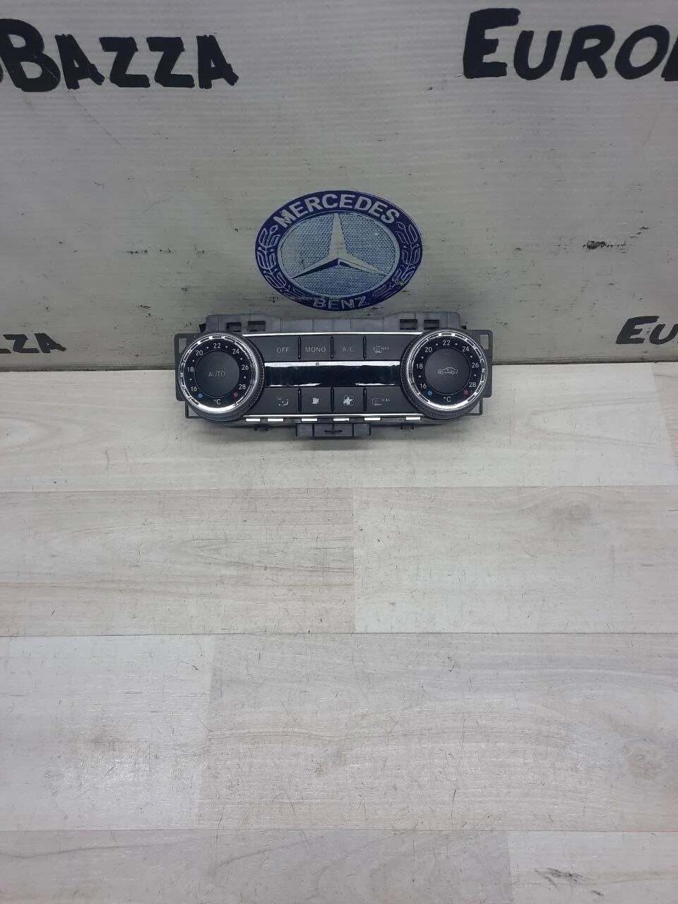 Блок управления климатом Mercedes W204