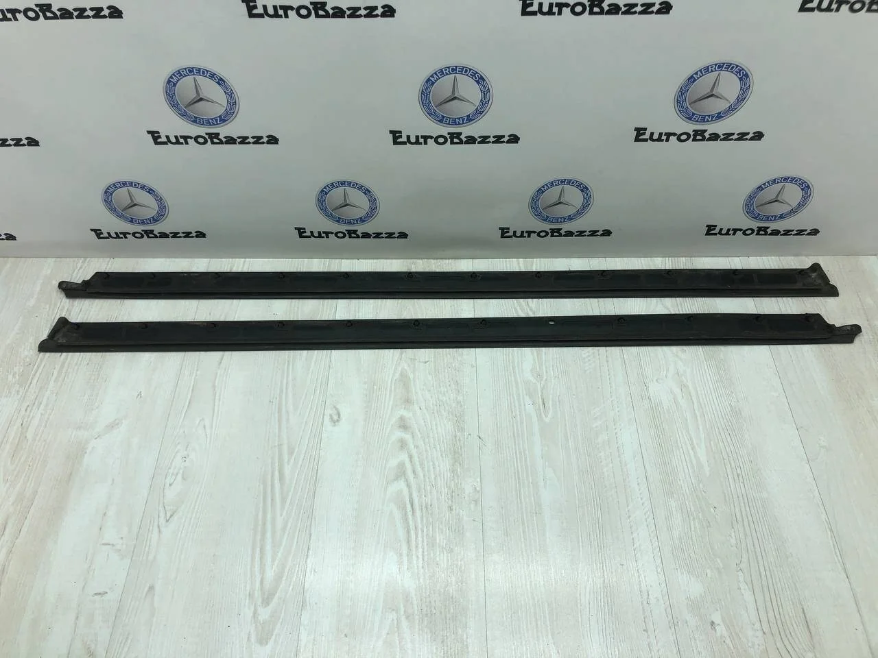 Передний нижний уплотнитель двери Mercedes W164