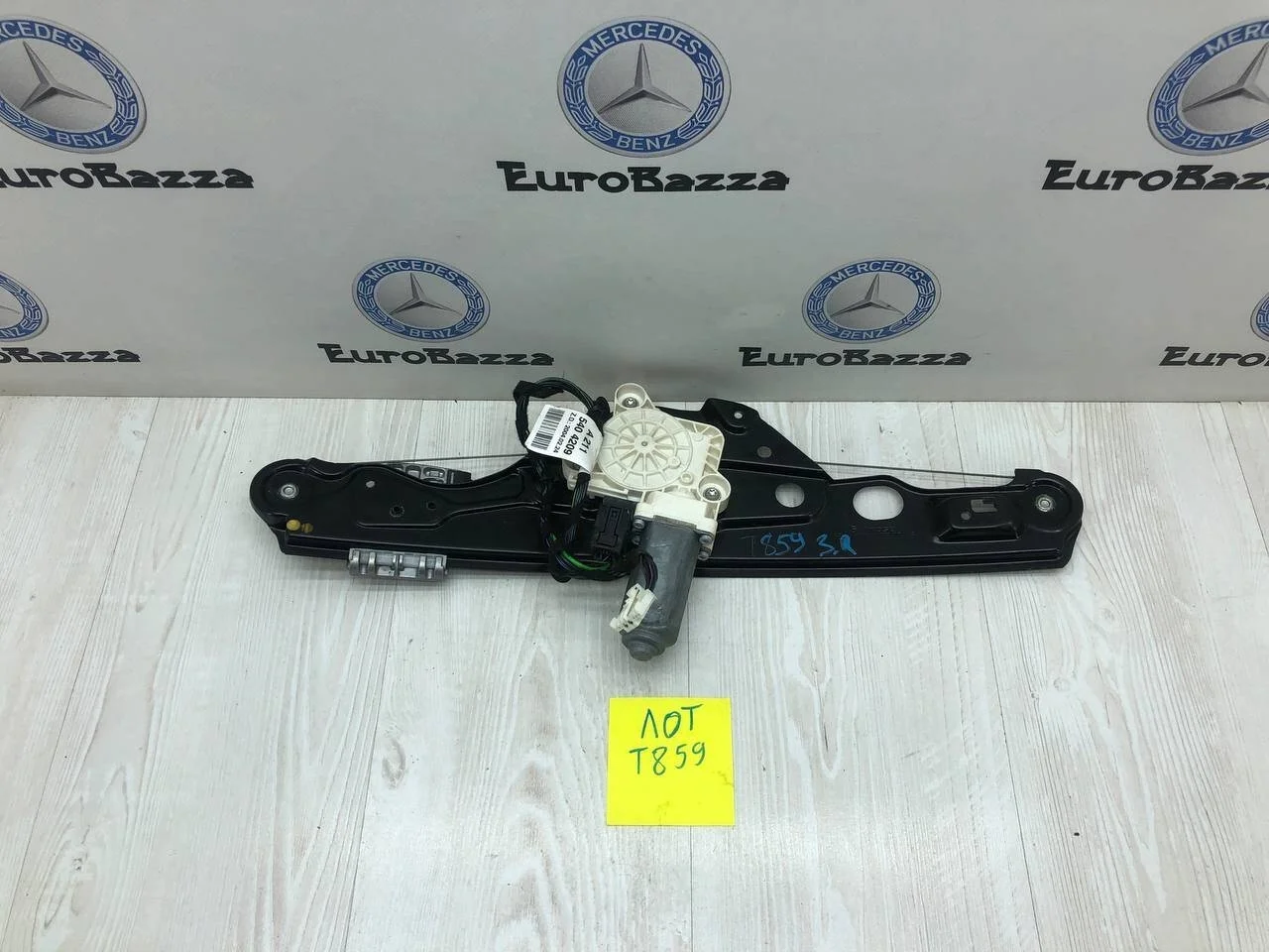 Задний правый стеклоподъемник Mercedes W211