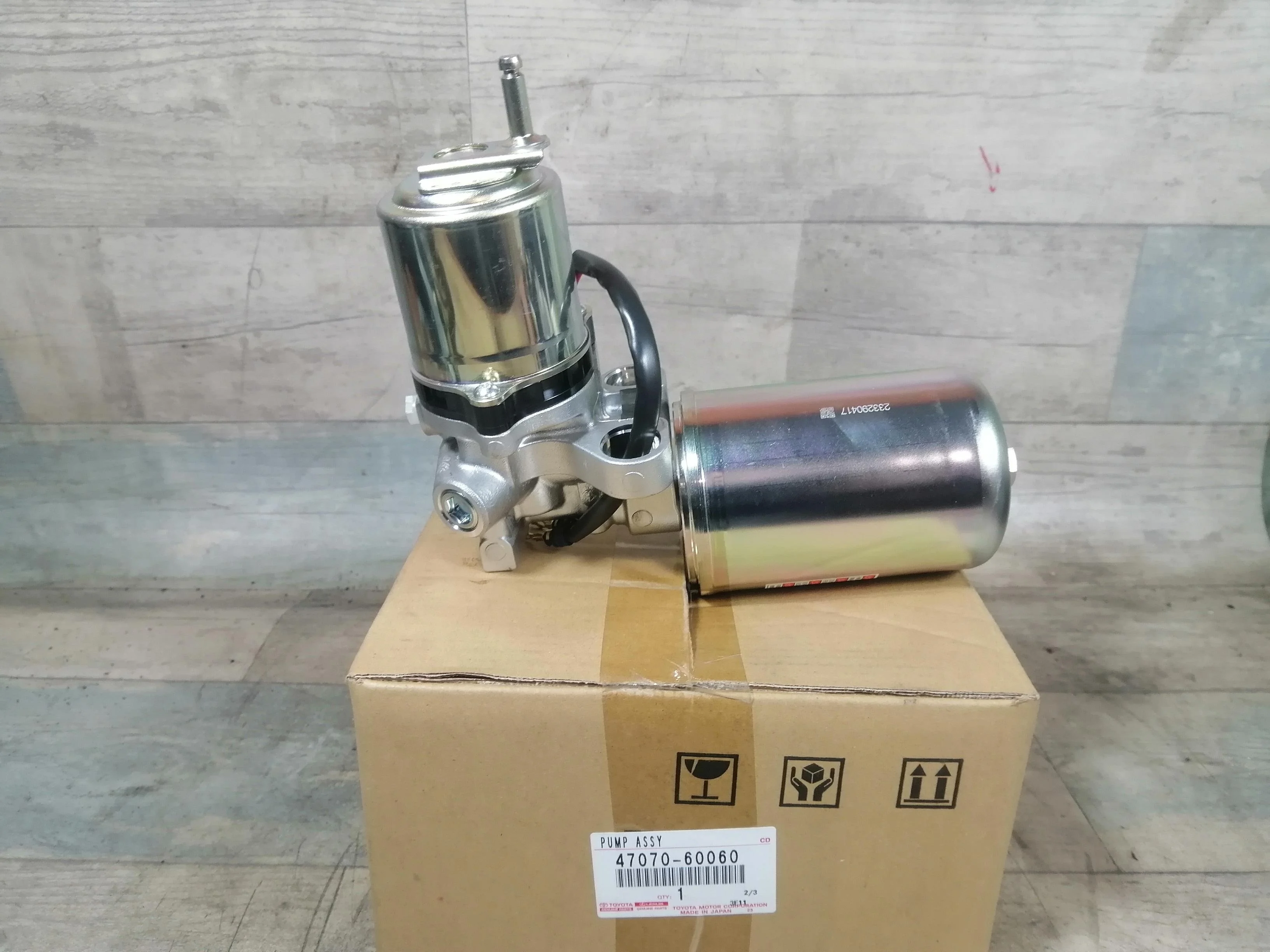 Насос тормозной системы  TOYOTA LC 200, Lexus LX570