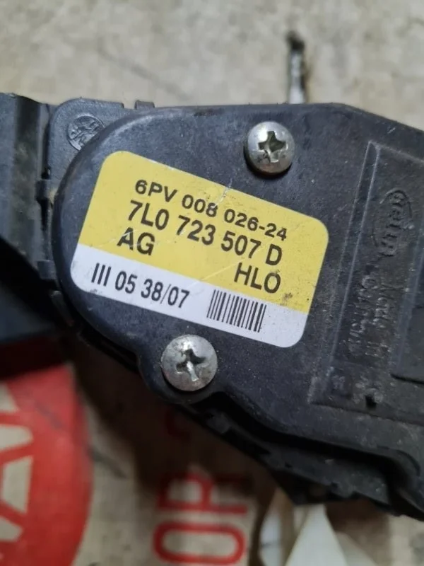 Педаль газа Volkswagen Touareg 2005 7L6
