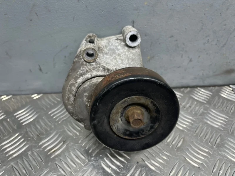 Натяжитель Toyota Land Cruiser 100 UZJ100