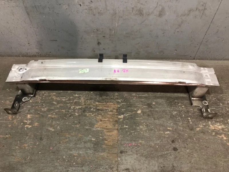 Усилитель бампера Audi A1 8X