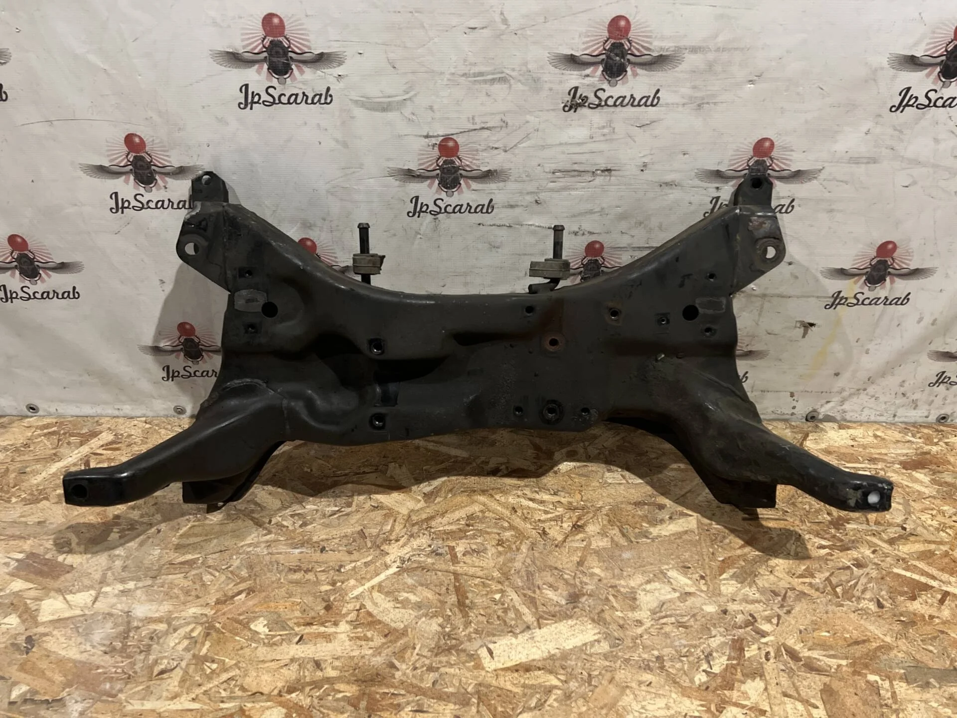 Подрамник двигателя Mitsubishi Lancer 9 CS