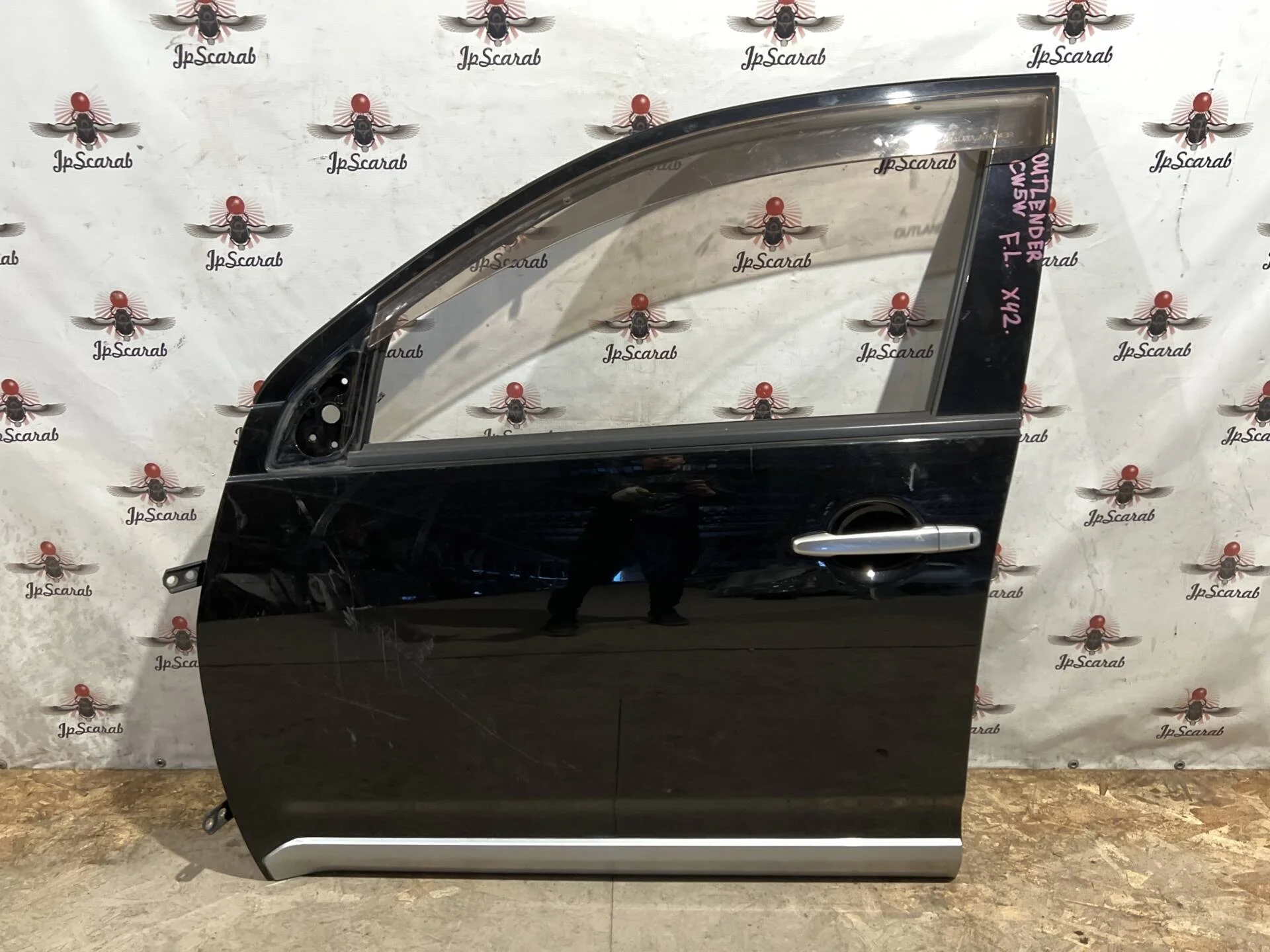 Дверь передняя левая Mitsubishi Outlander XL CW5W