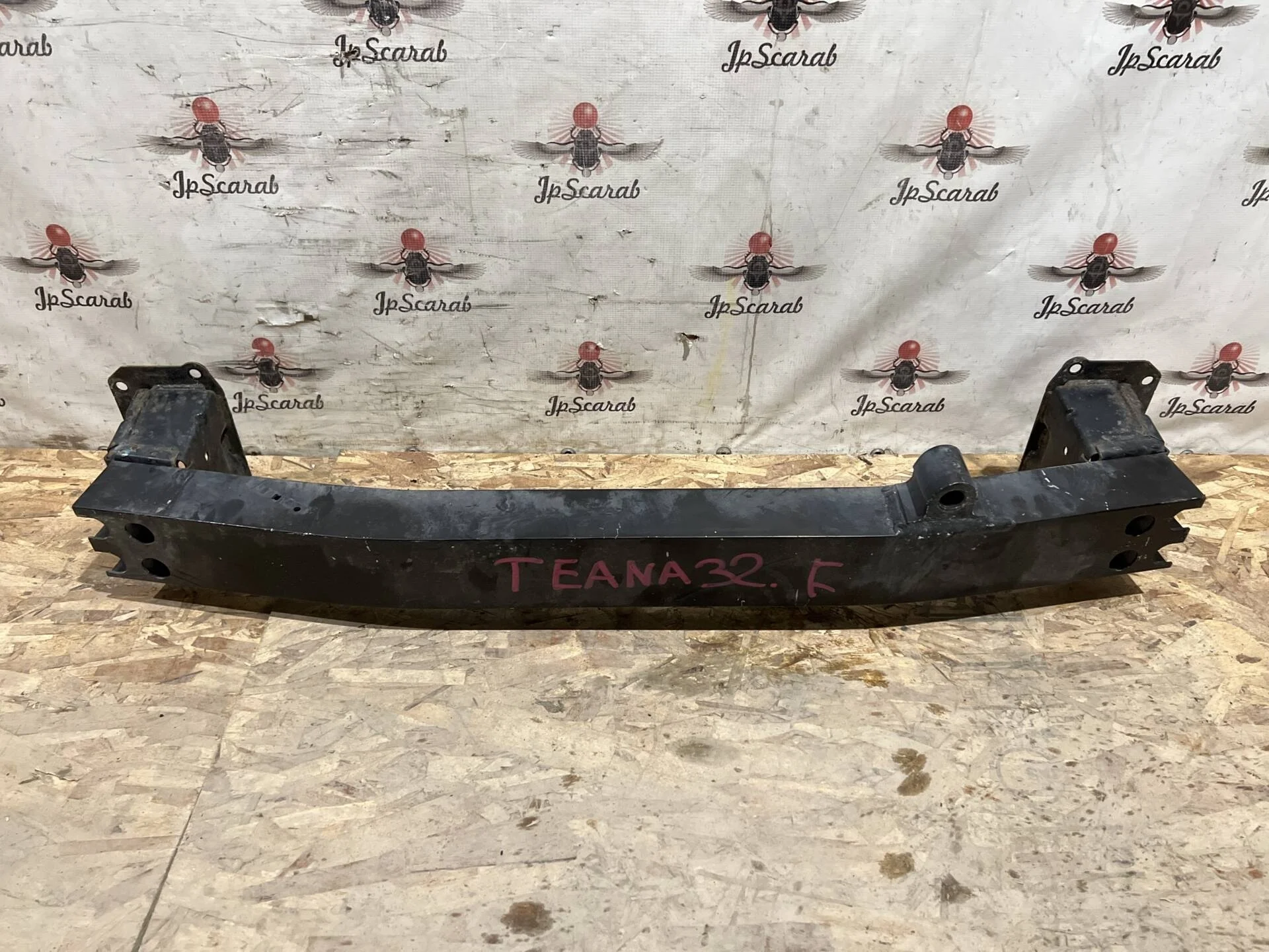 Усилитель переднего бампера Nissan Teana J32