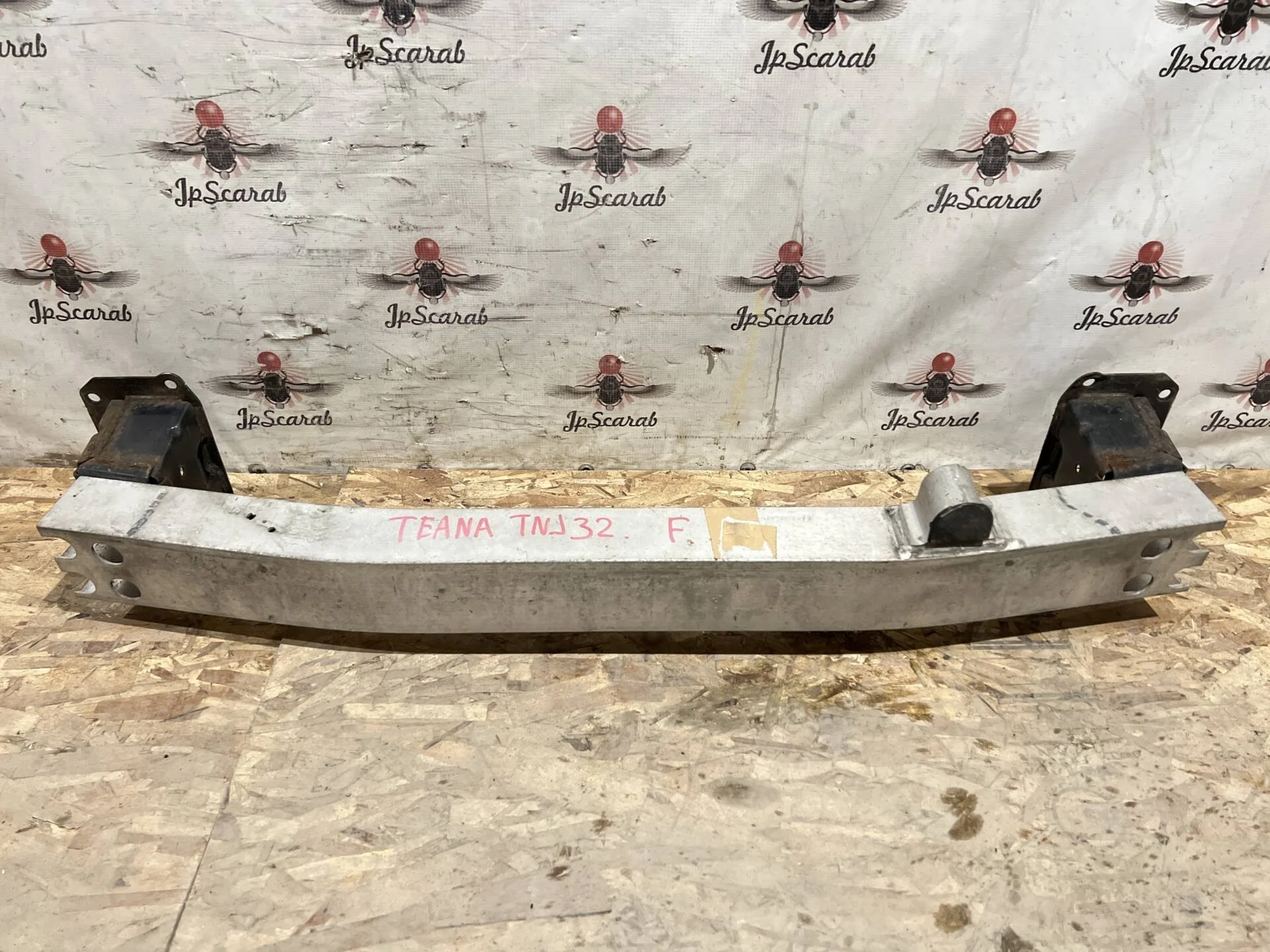 Усилитель переднего бампера Nissan Teana J32