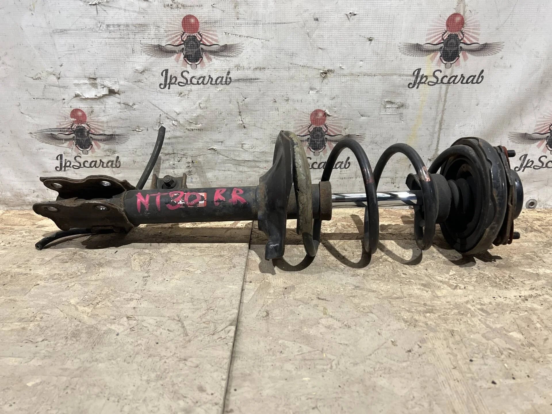 Стойка задняя правая Nissan X-Trail T30