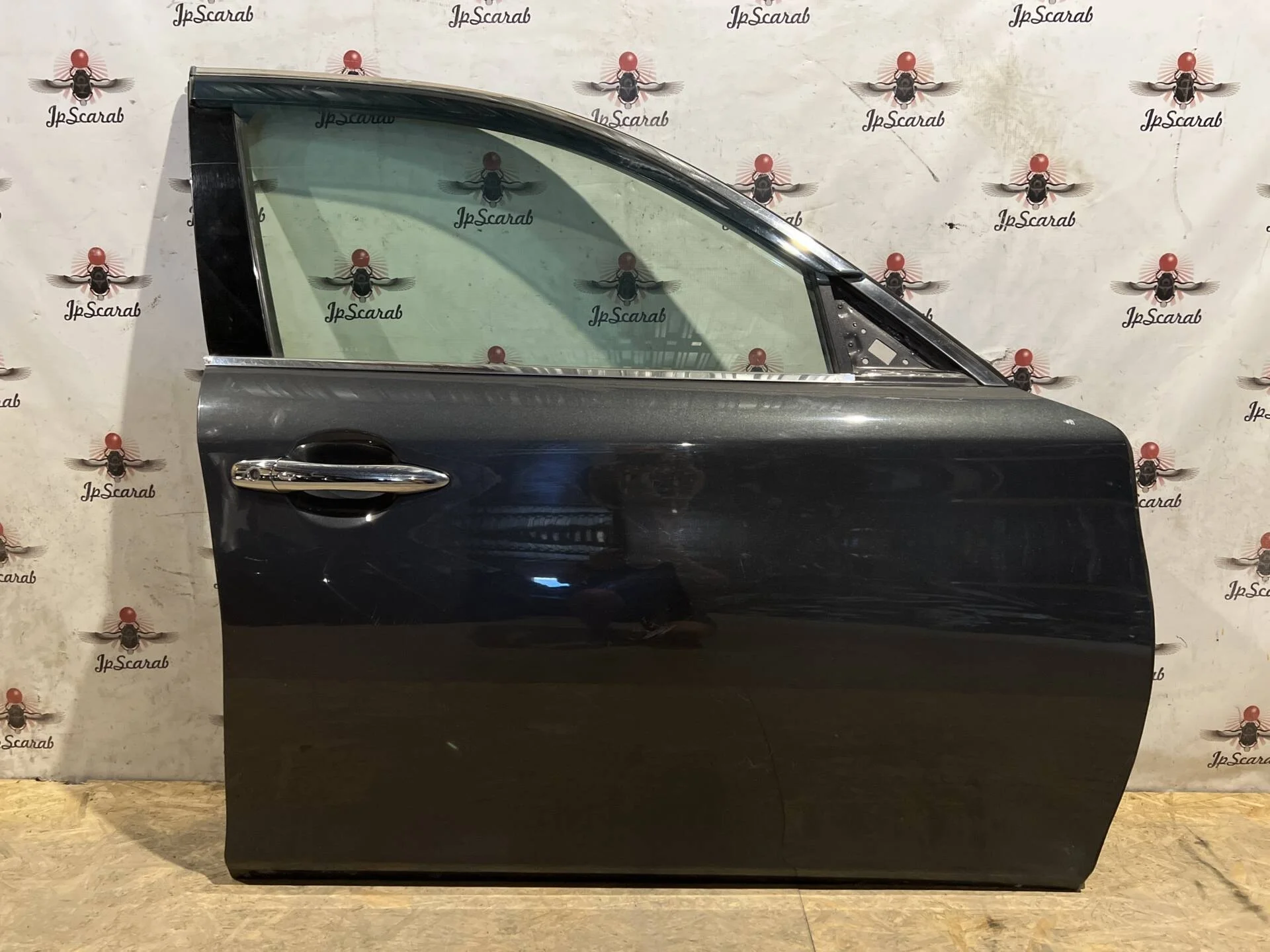 Дверь передняя правая Infiniti M37, Q70 Y51