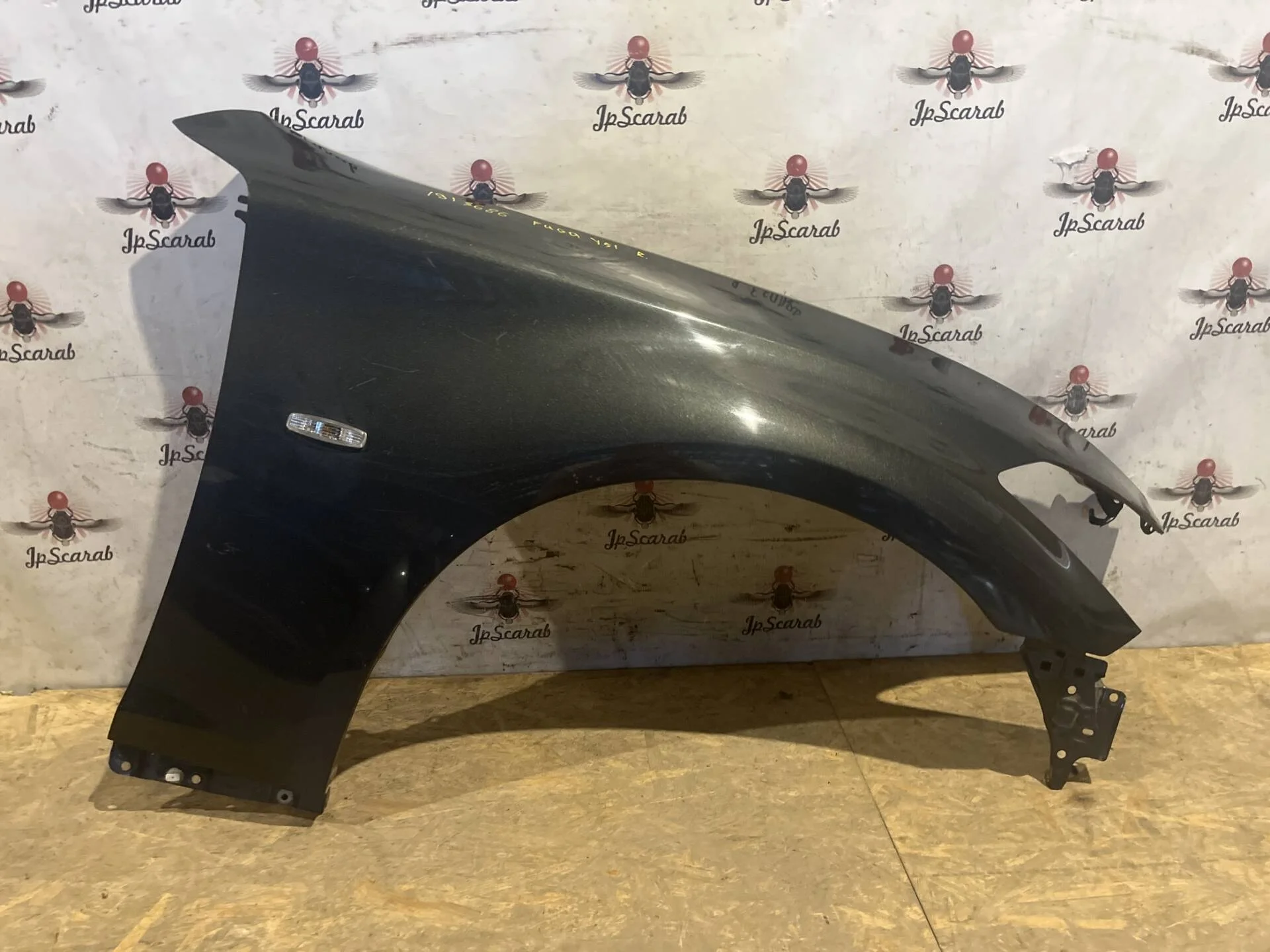 Крыло переднее правое Infiniti M37, Q70 Y51