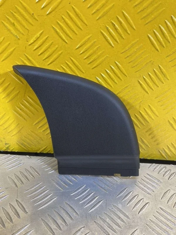 Накладка заднего бампера правая Toyota Hilux (2005-2015) 2010 521630K010