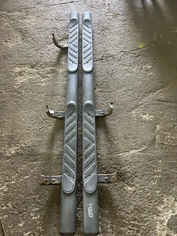 Подножка Nissan Navara (D40) 2004-2015 2007 96101EB10A 2.5 D YD25DDTI