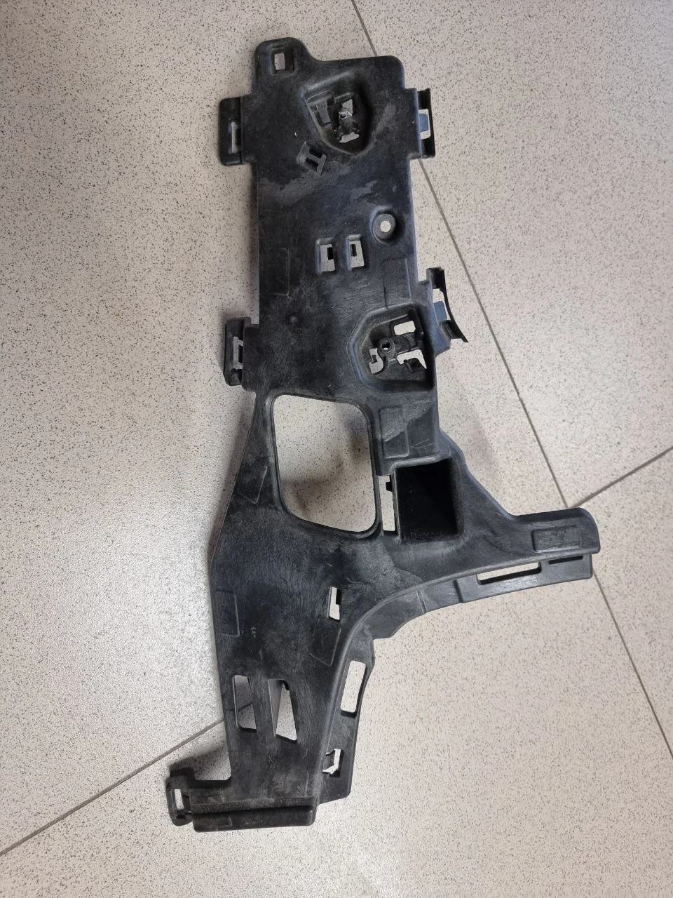 Кронштейн заднего бампера правый VOLVO S60 2010+ Volvo S60 FS II 2010-2013 Volvo S60 FS II rest 2013-2018 Volvo XC60 Y20 2008-2017