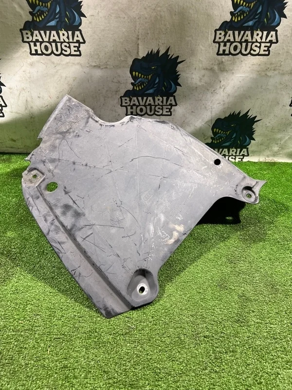 Защита антигравийная Audi a4 2013 8K0825219A B8 CDN