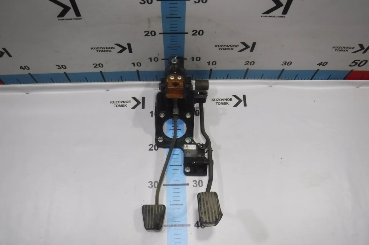 Педаль тормоза Chevrolet Lacetti 2008 J200