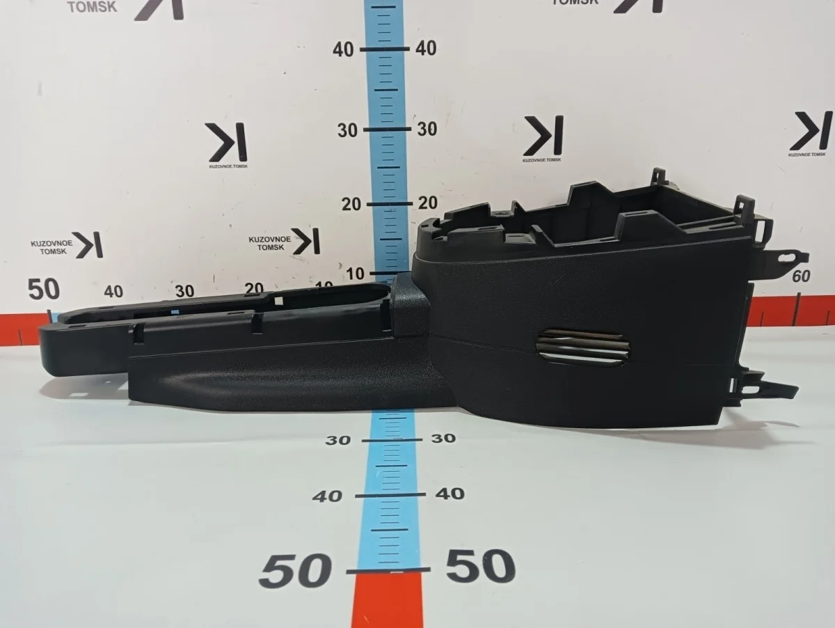 Центральная консоль (подлокотник) Ford Fiesta 2008 CBK