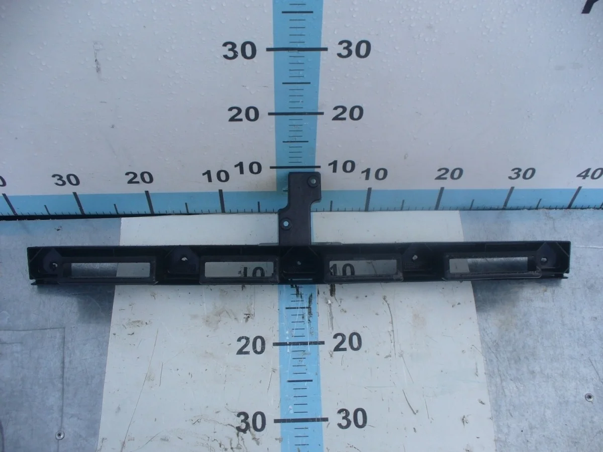 Кронштейн бампера Ford Focus 2008 CB4