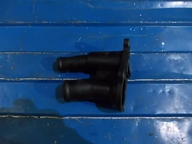 Корпус термостата Ford Focus 2010 CB4