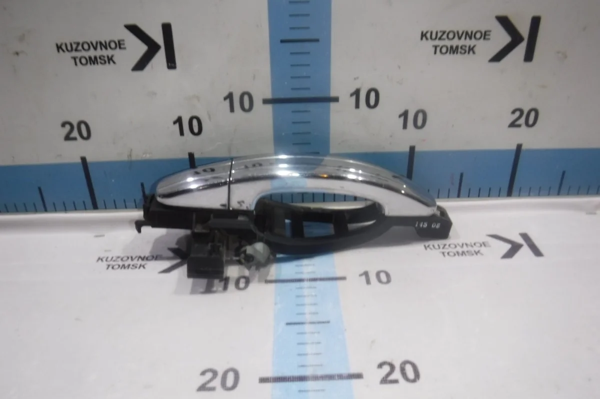 Ручка двери внешняя Ford Focus 2008 CB4