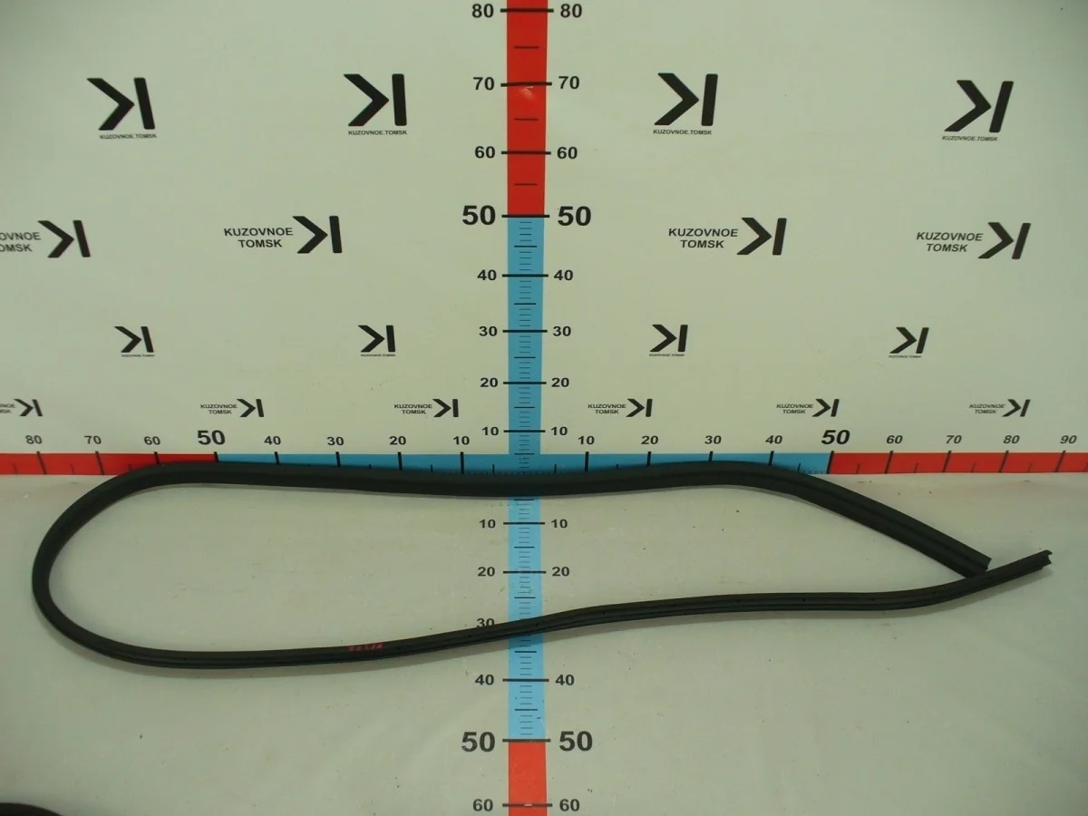 Уплотнитель дверного проема Ford Focus 2015 CB8