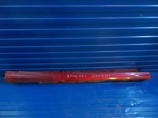 Накладка порог наружная Ford Focus 2015 CB8