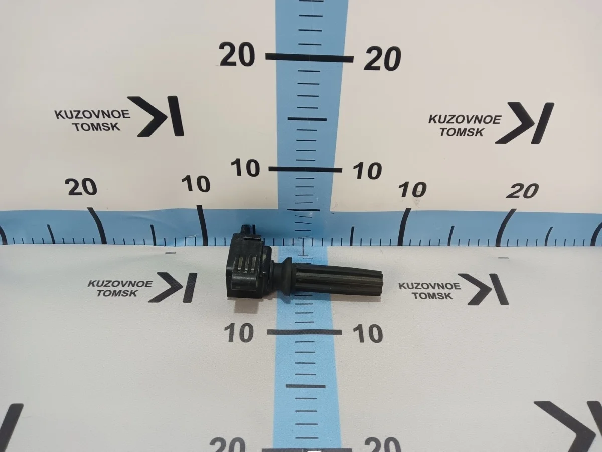 Катушка зажигания Ford Focus 2011 CB8