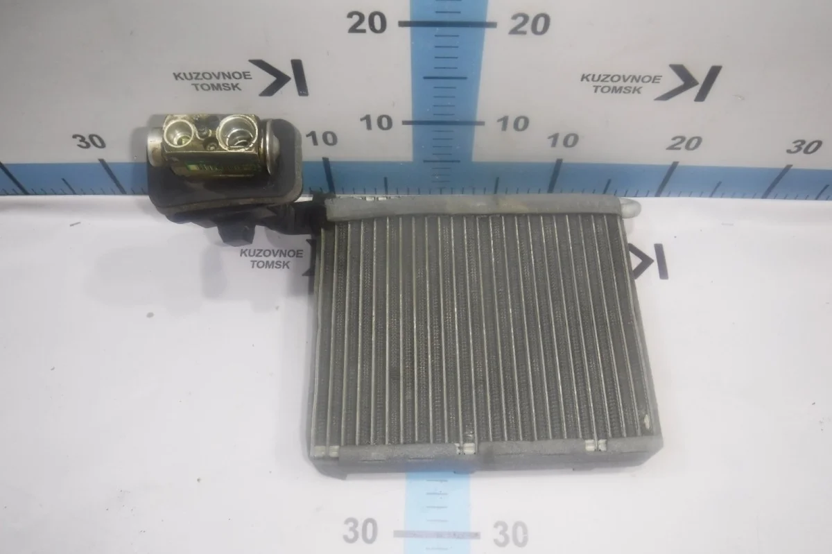 Испаритель кондиционера (радиатор салона) Ford Focus 2011 CB8