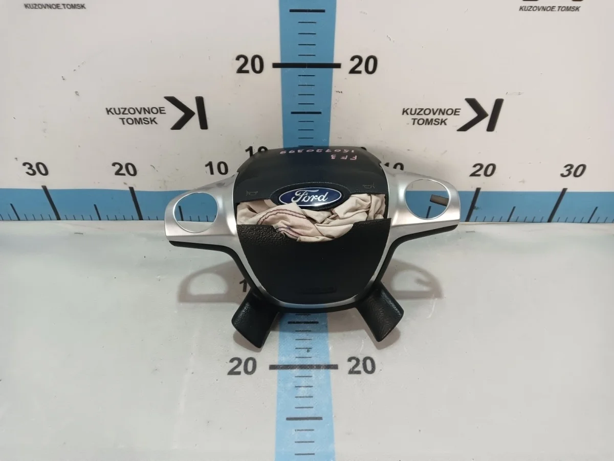Подушка безопасности водителя Ford Focus 2011 CB8