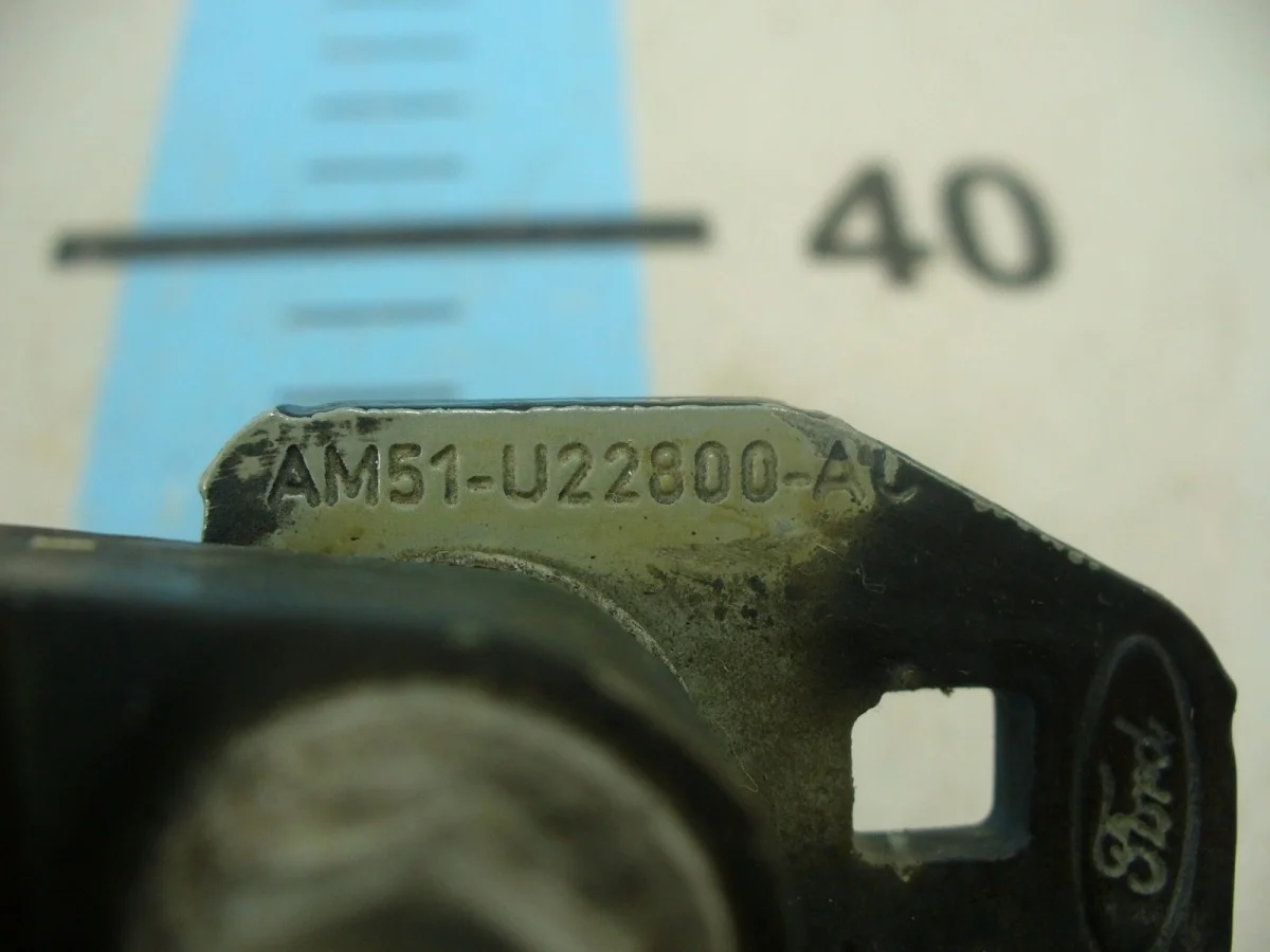 Петля двери Ford Focus 2015 CB8