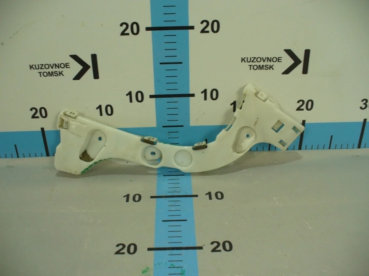 Кронштейн бампера Ford Focus 2012 CB8