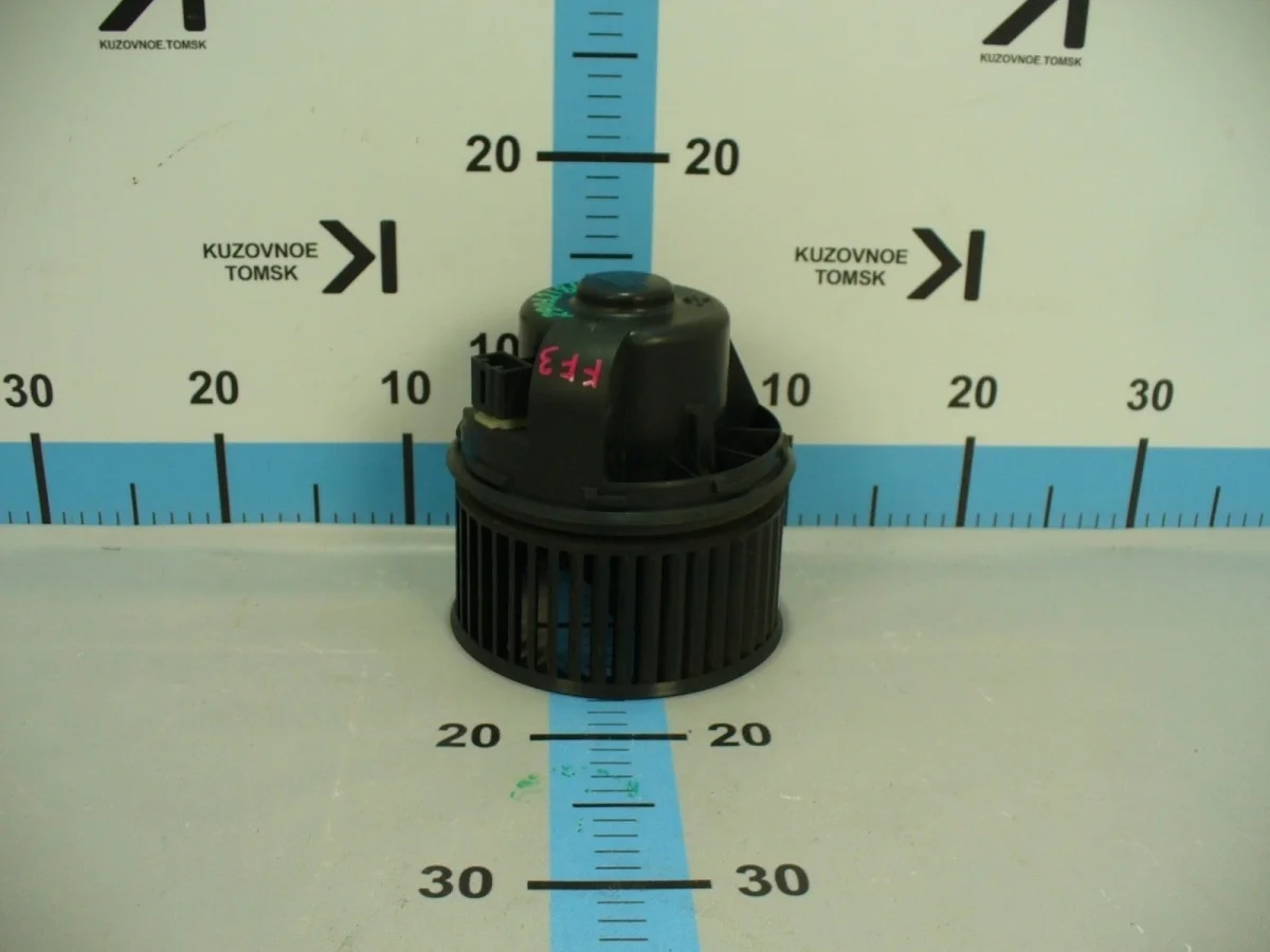 Моторчик отопителя Ford Focus 2012 CB8