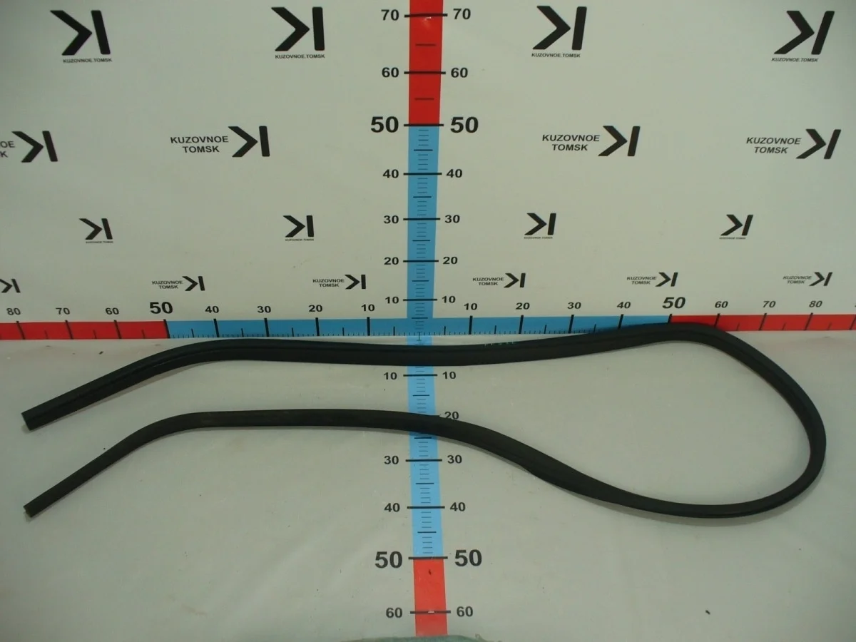 Уплотнитель дверного проема Ford Focus 2012 CB8