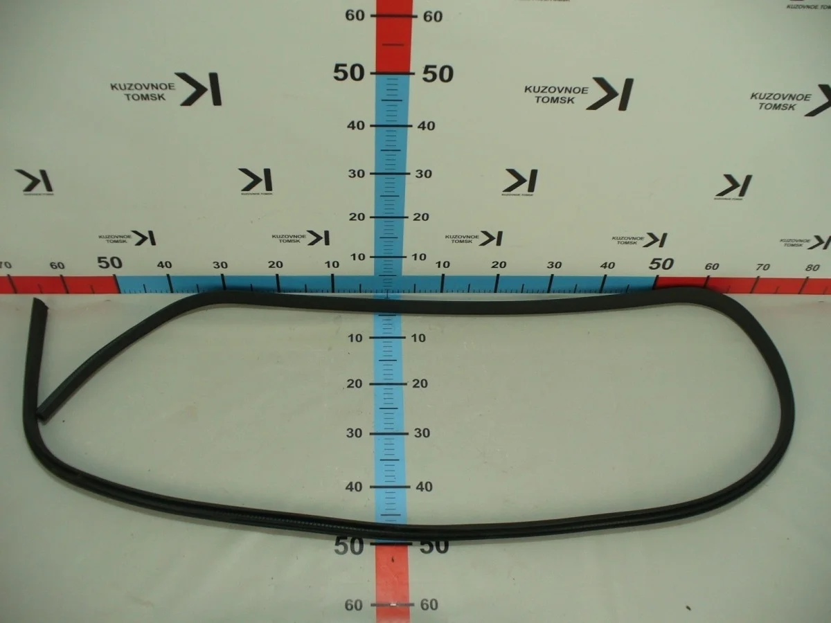 Уплотнитель дверного проема Ford Focus 2012 CB8