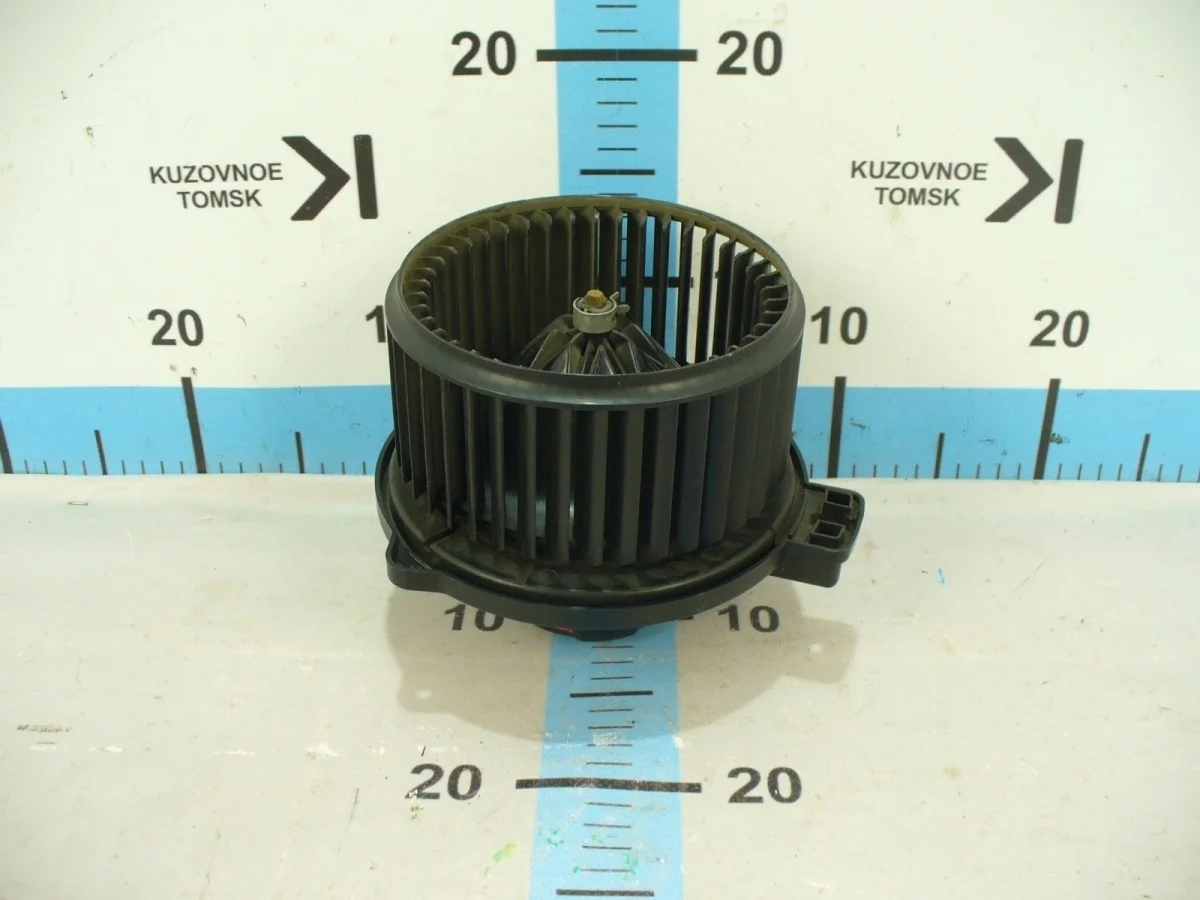 Моторчик отопителя Kia Rio 2011 JB