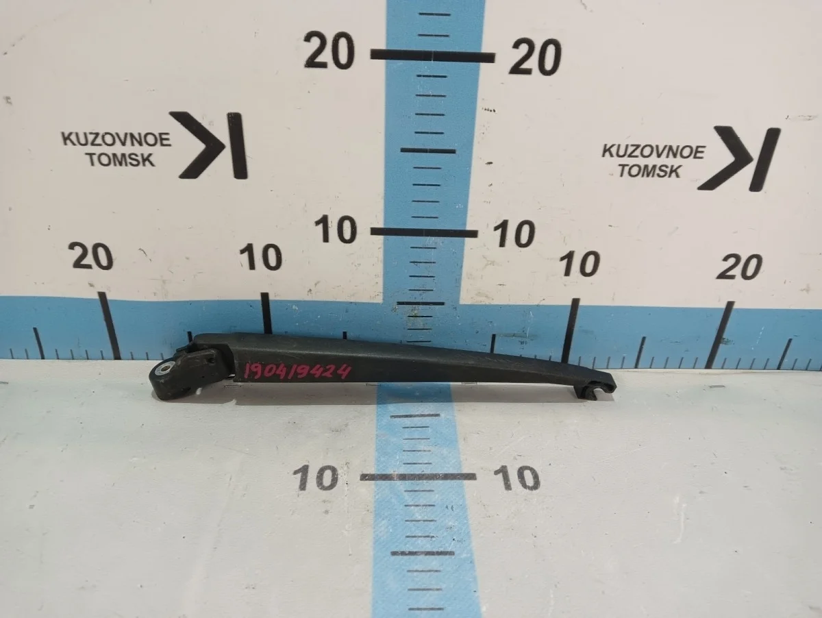 Поводок стеклоочистителя (дворник) Mazda Mazda3 2011 BL