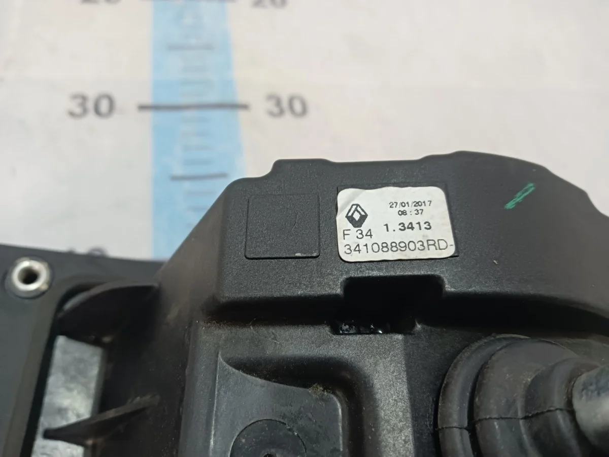 Селектор кпп Nissan Terrano 2017 D10