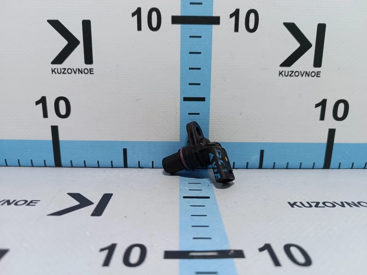 Датчик положения распредвала Skoda Octavia 2018 A7