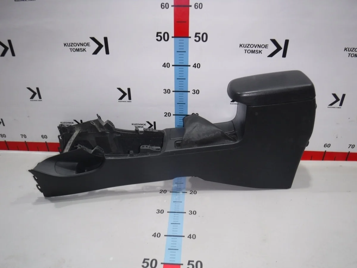 Центральная консоль (подлокотник) Toyota Corolla 2008 E150