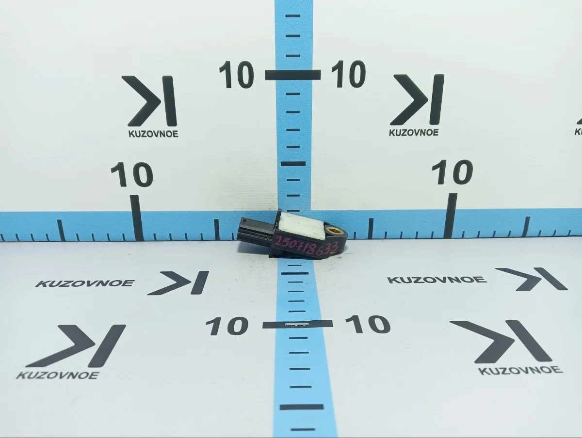 Датчик air bag Toyota Corolla 2011 E150