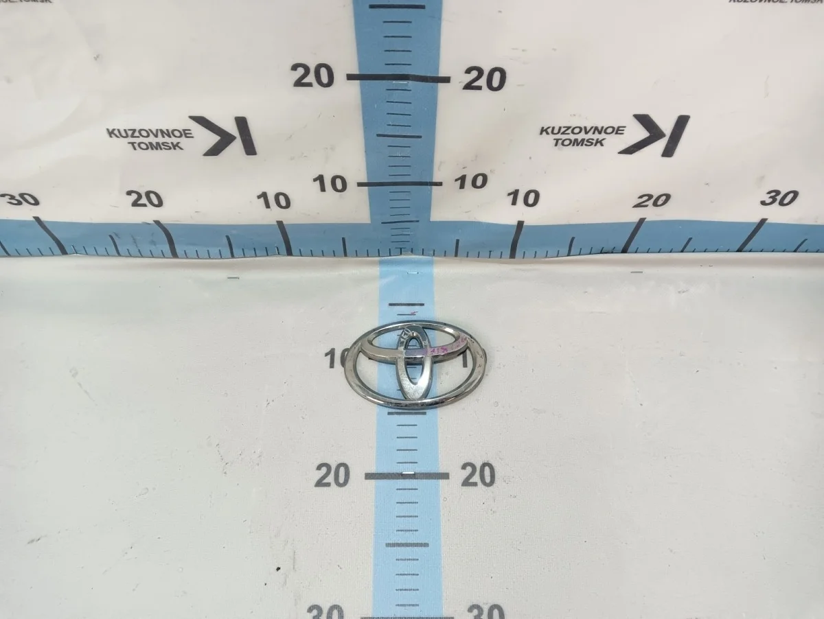 Эмблема Toyota Corolla 2011 E150