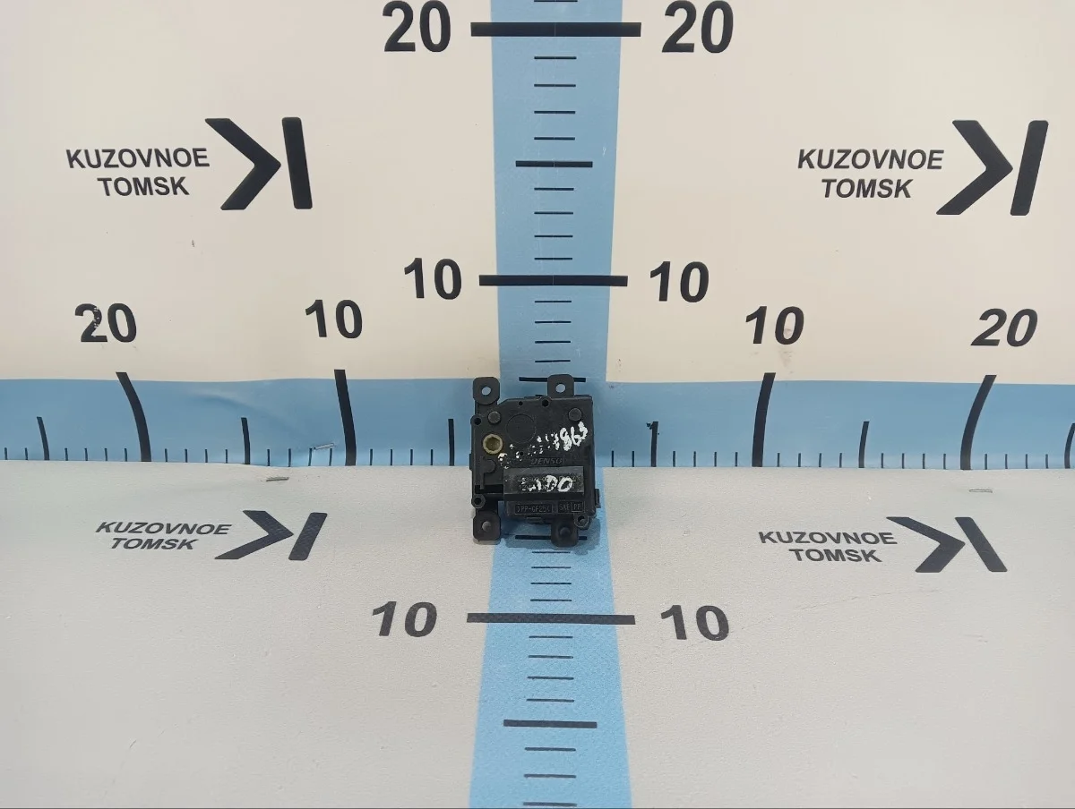 Моторчик заслонки отопителя Toyota Land Cruiser Prado 2009 J150